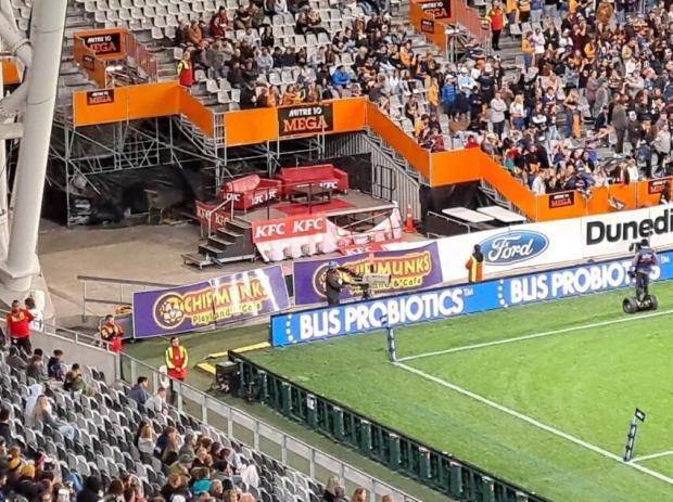 Dunedin fans' fall