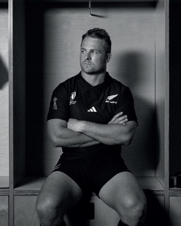 Sam Cane All Black kit