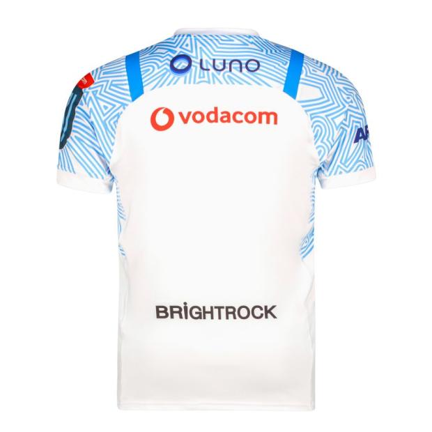 Bulls unveil their new kit