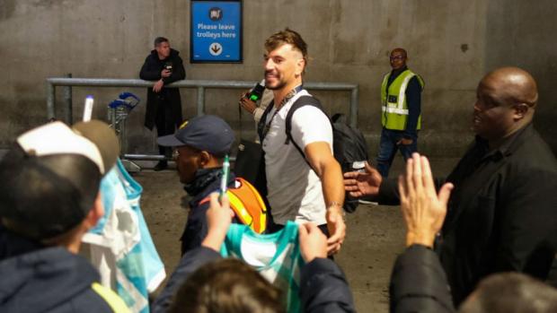PICTURES AND VIDEOS: Thousands brave cold, rain to welcome Boks