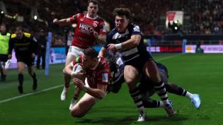Leicester edge Bristol to go top