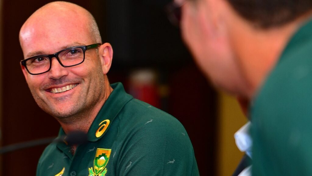 Bok coach reveals what life is like without 'water boy' Rassie