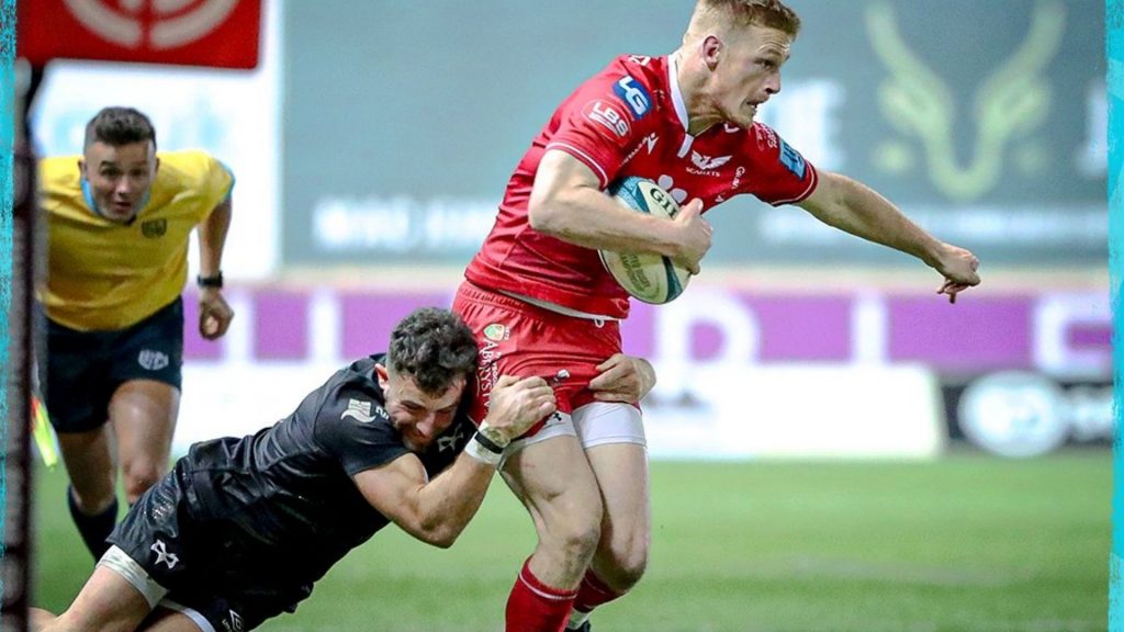 Scarlets beat Ospreys with late try