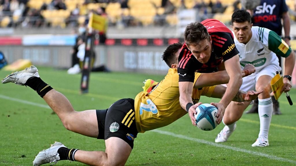 Crusaders edge Hurricanes in contentious Super Rugby clash