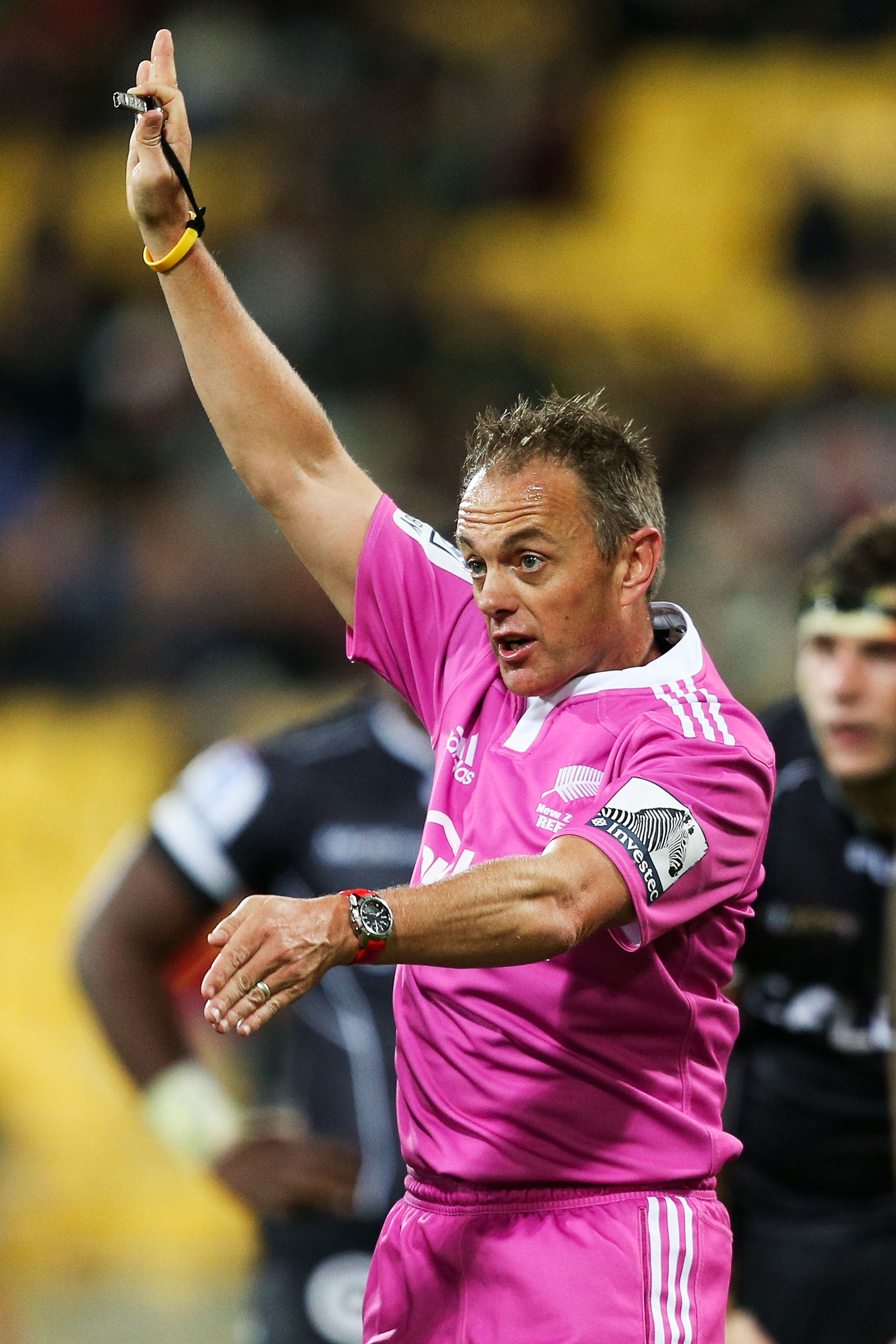 Gold furious over ref calls