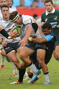 Bulls edge Loftus scrap