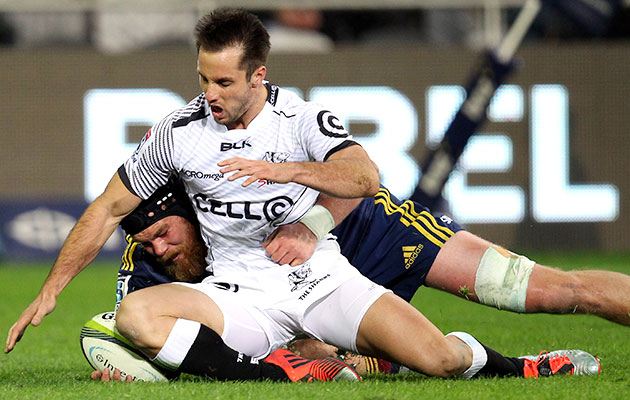 Highlanders smash sloppy Sharks