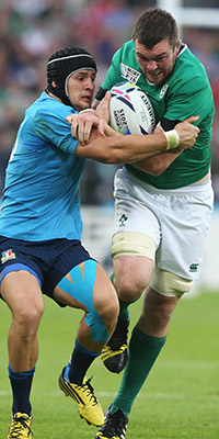 Ireland hold off gutsy Azzurri