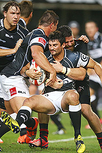 Sharks sneak past brave Kings