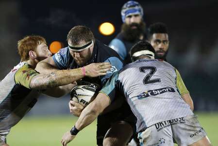 Horne puts Warriors clear at the top