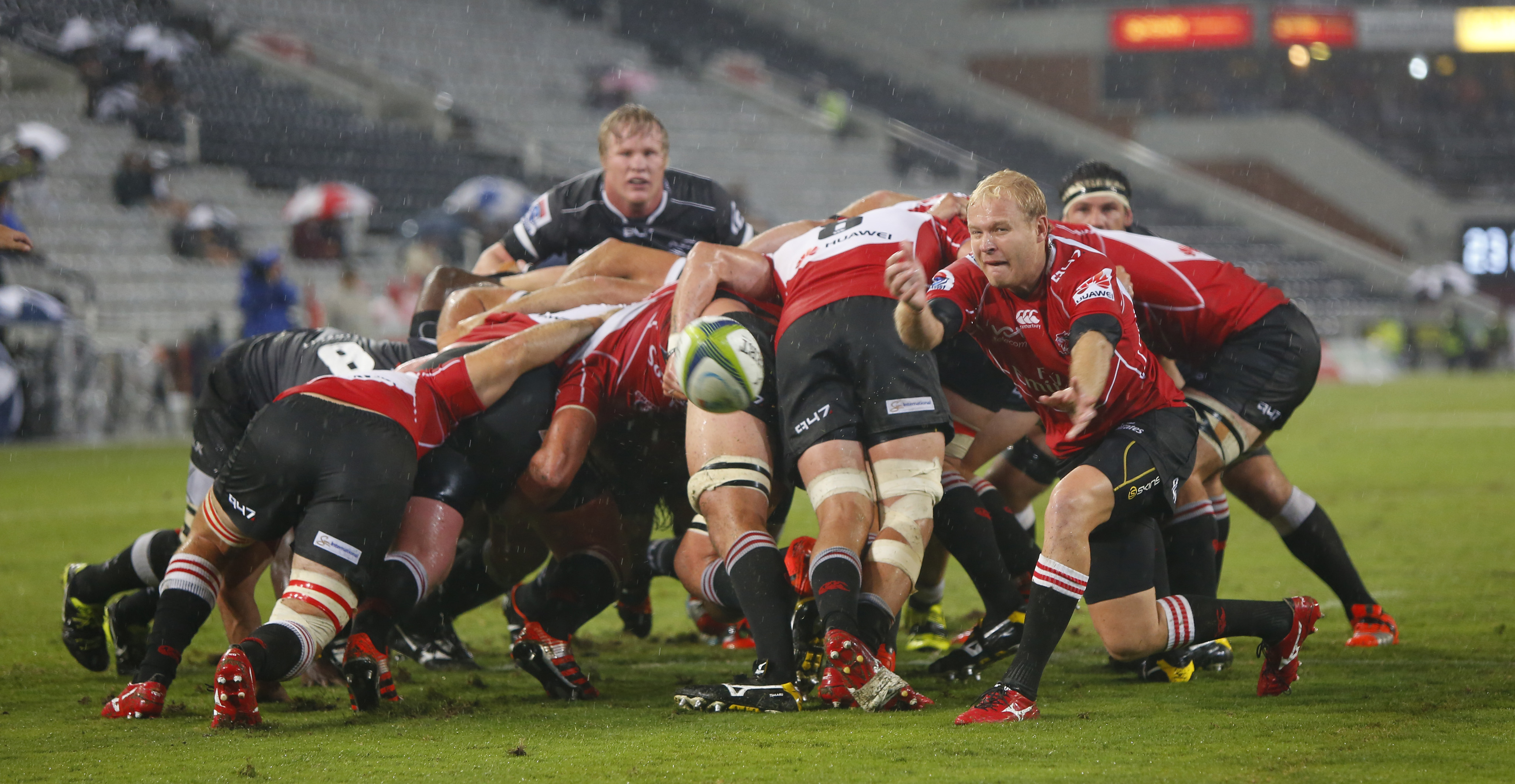 Bissie's 'old tricks' beat Lions' scrum