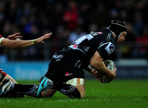 Quins end Saracens' unbeaten run