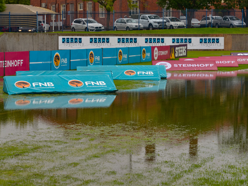 Ref feared 'drowning factor' in Bloem derby